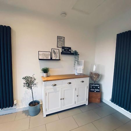 Clover Cottage Beeley Exteriör bild