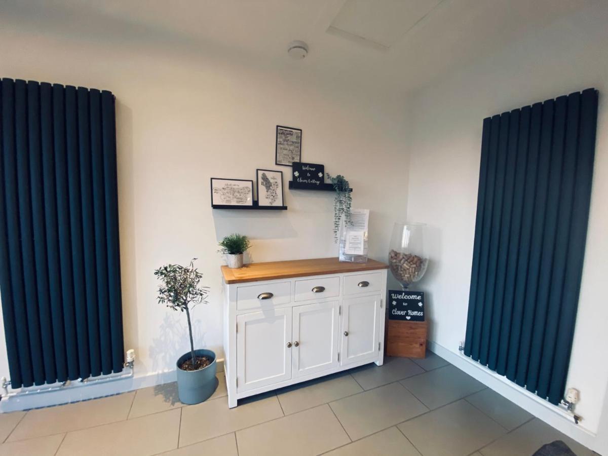 Clover Cottage Beeley Exteriör bild